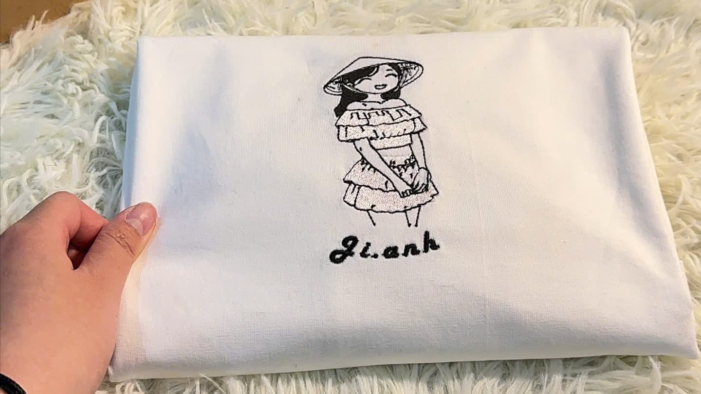 Áo thun thêu theo yêu cầu GUTAN - Boxy Tee thêu logo tên