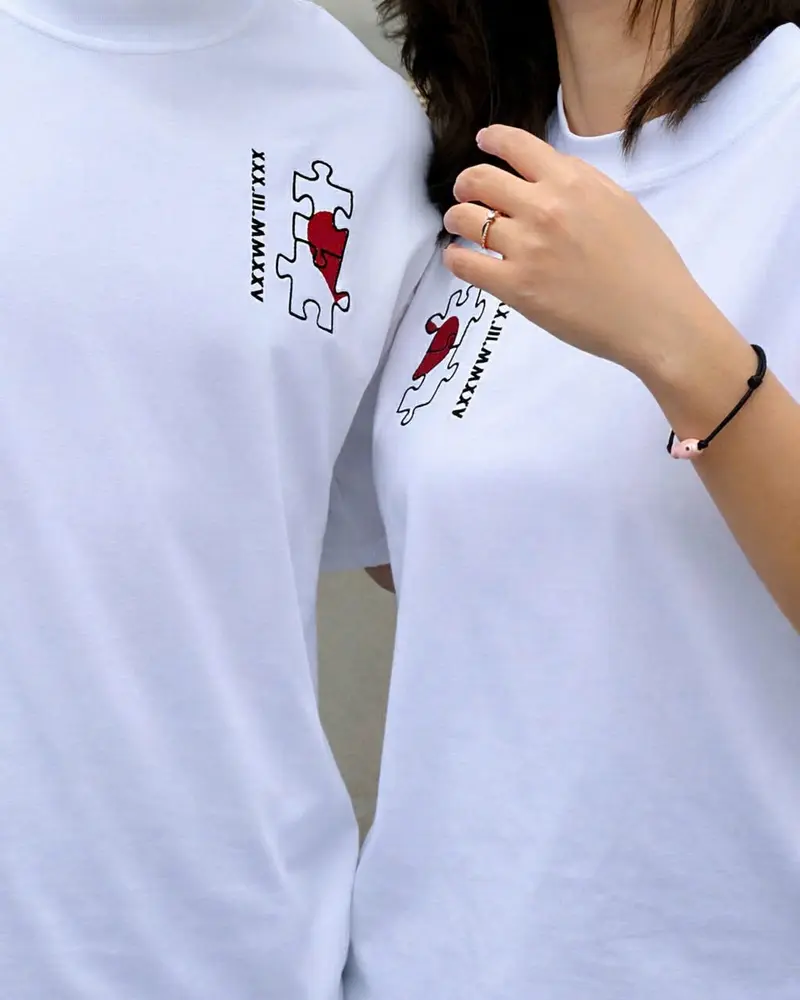 Áo Thun Thêu Mảnh Ghép Trái Tim Couple - Image 1